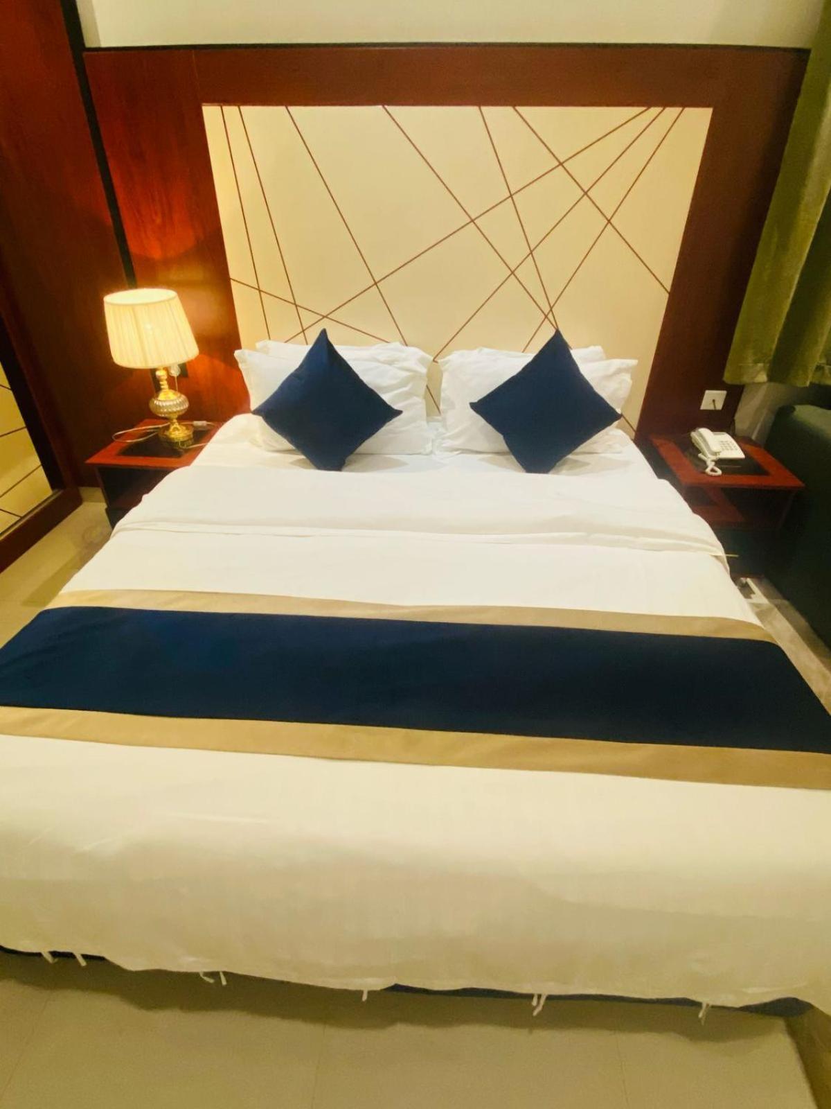 Al Joon Hotel Riadh Exterior foto